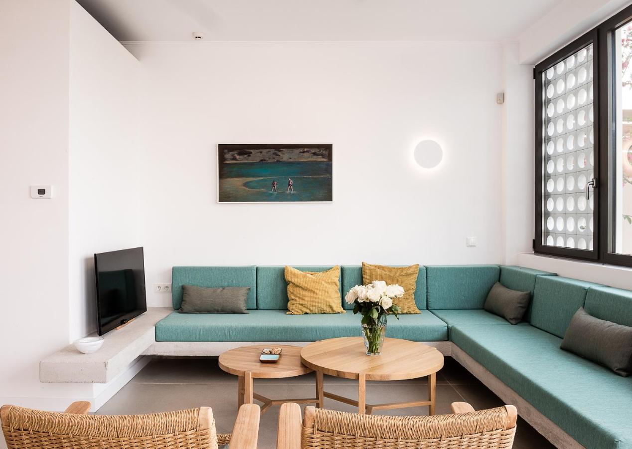 Fos Villa, A Luxe House With Private Heated Pool Galatás Екстериор снимка